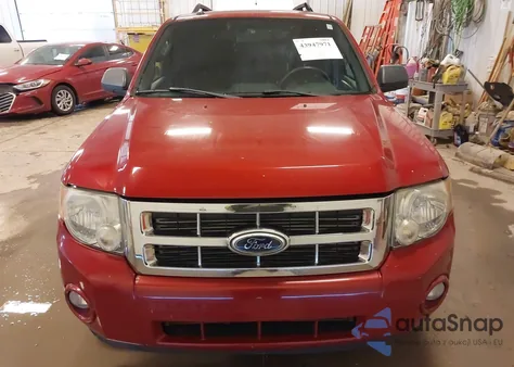 2010 Ford Escape Xlt z USA, uszkodzony, nr VIN 1FMCU0D74AKD38401